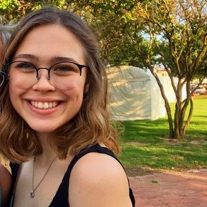 Meet your Posher, Kayli